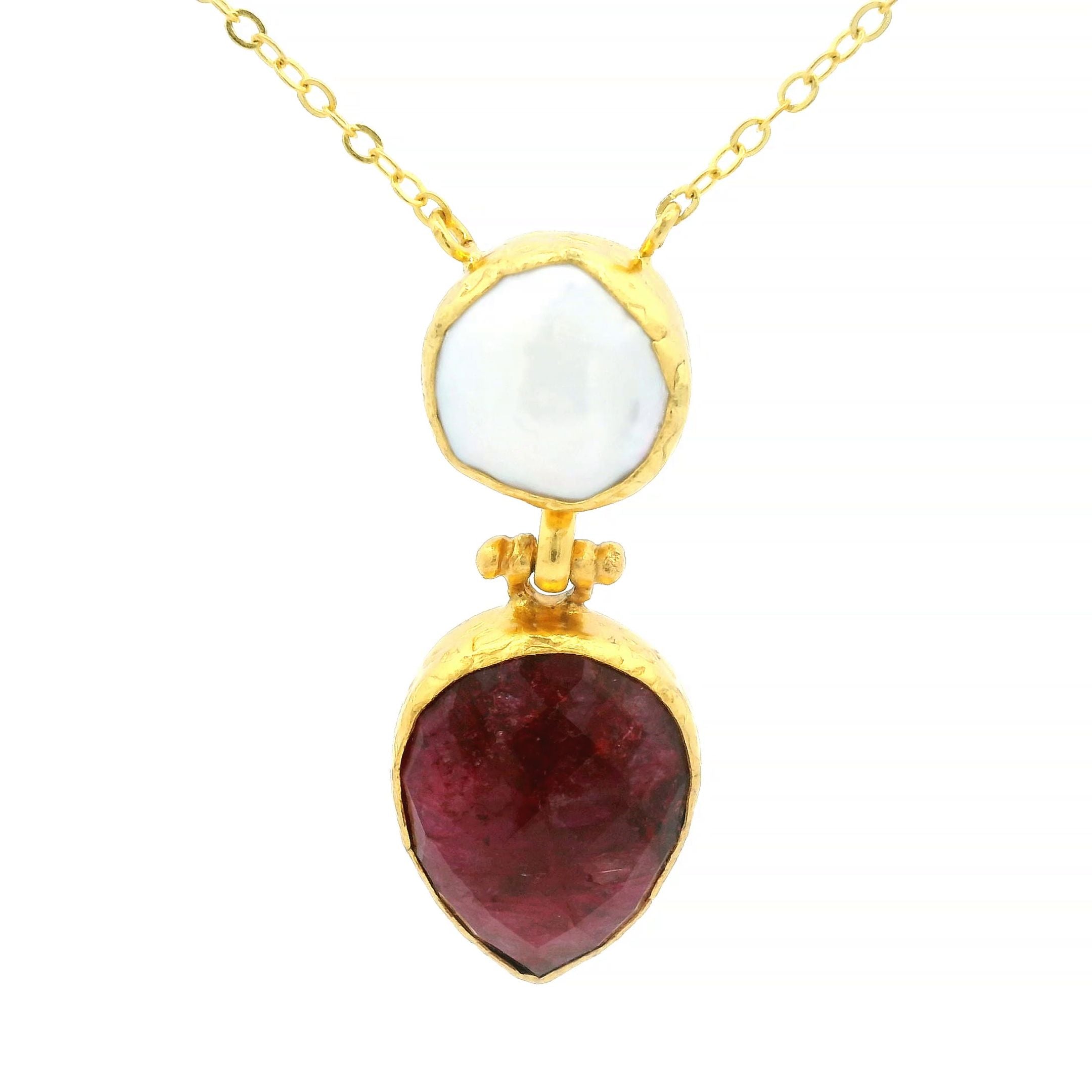 Kette aus Messing vergoldet, Rubin und Barockperle
