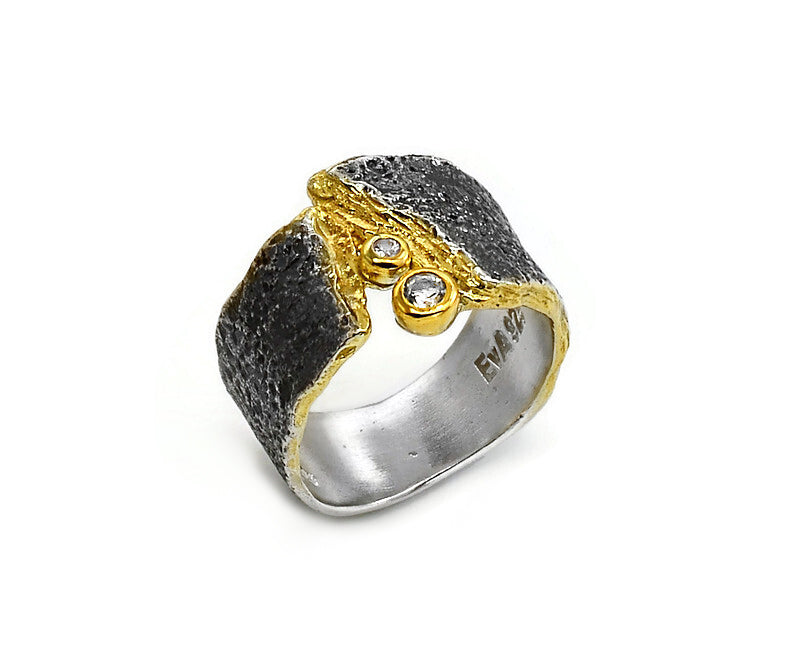 Ring Silber geschwärzt, zwei weisse Saphire, Gr. 56
