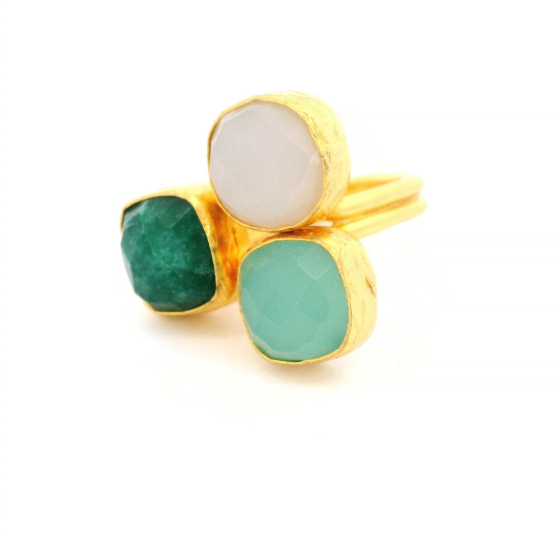 Ring Messing vergoldet mit grüner Jade, Chalcedon und Aquachalcedon