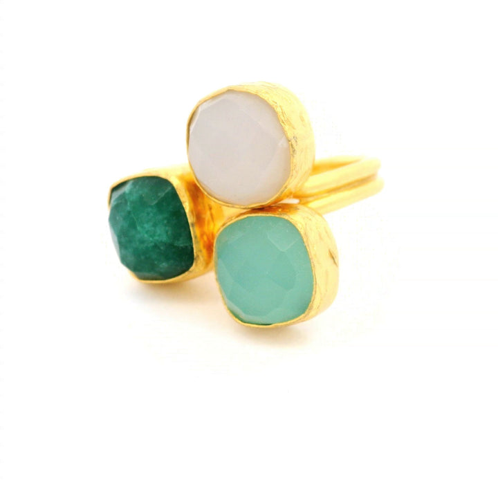 Ring Messing vergoldet mit grüner Jade, Chalcedon und Aquachalcedon