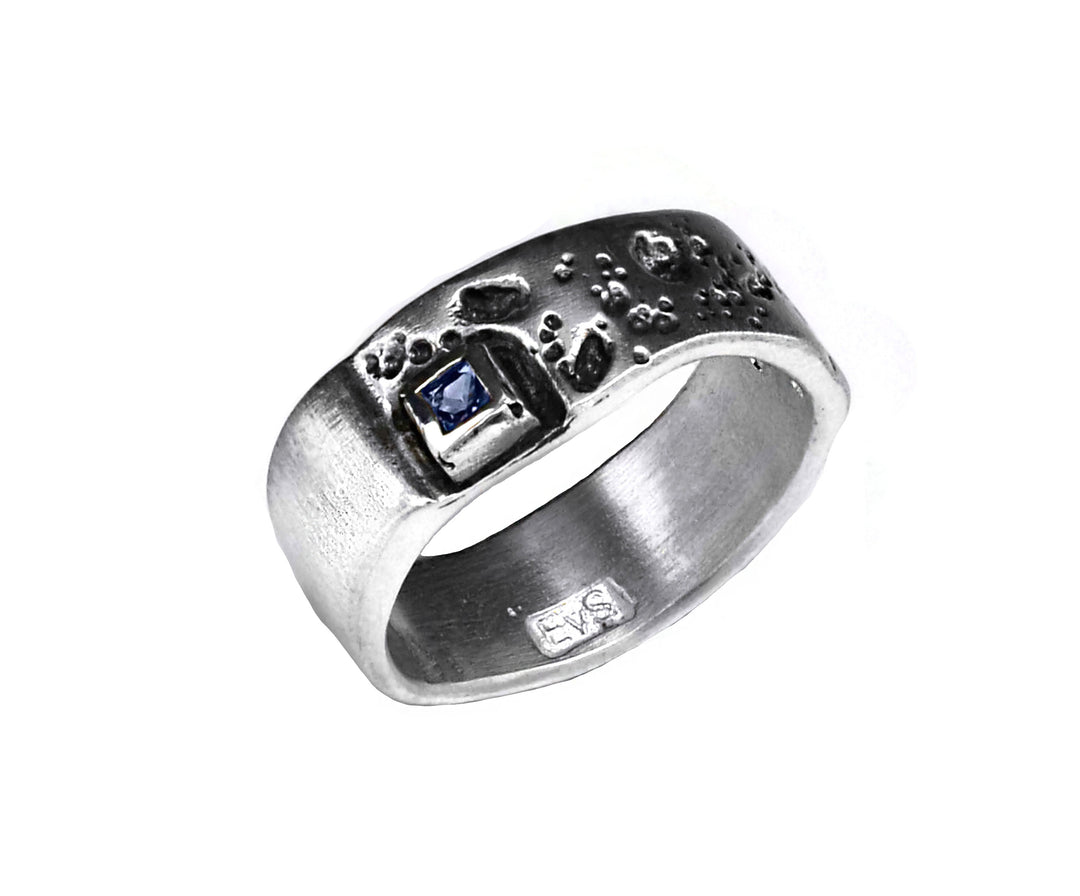 Silber geschwärzter Ring mit Tanzanit, Gr. 58