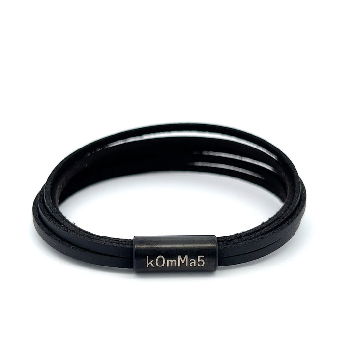 Schwarz e  kOmMa5 einfach gewickeltes Armband