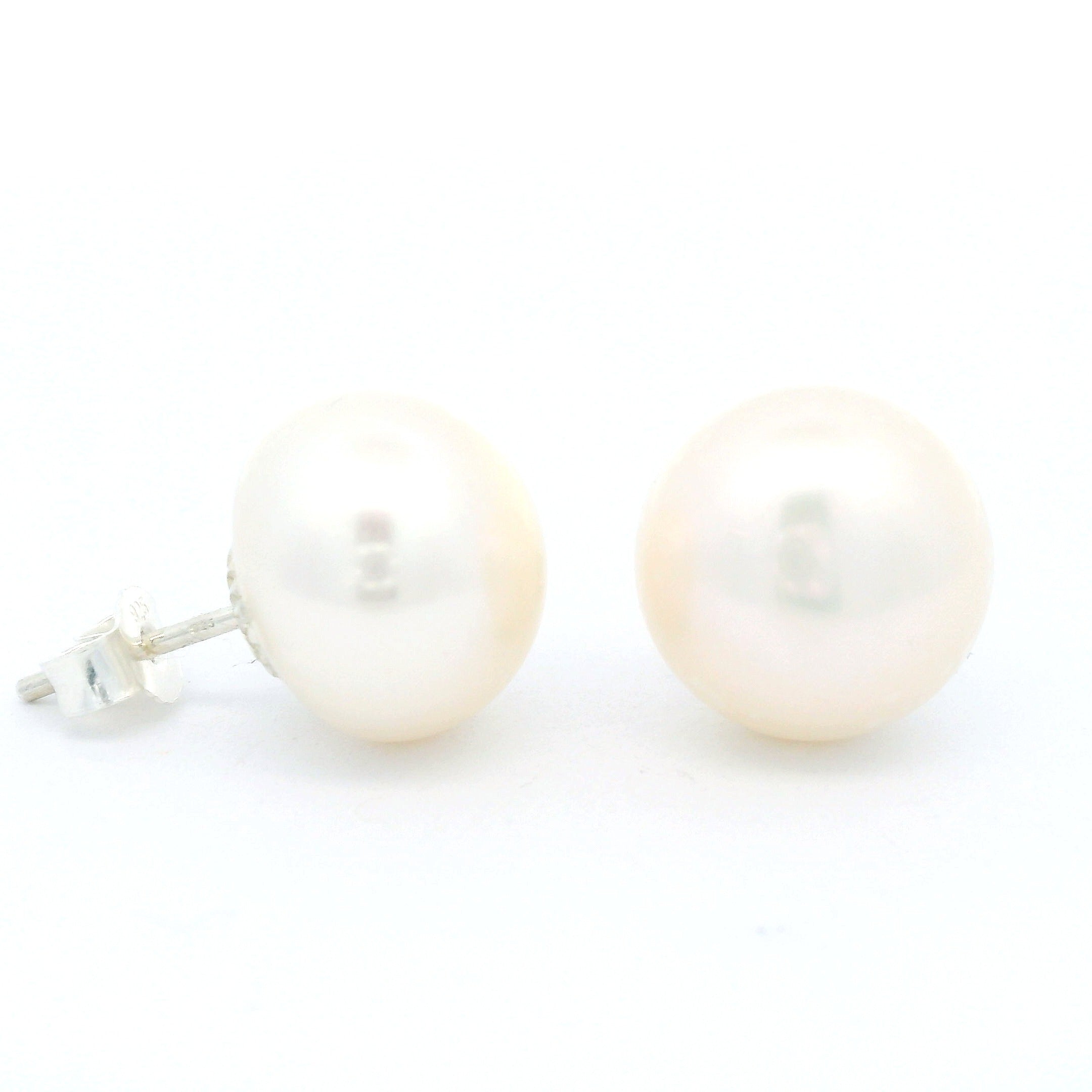 weisse Süsswasserperle Button und Silber Stecker, 12 mm - AAAA Qualität
