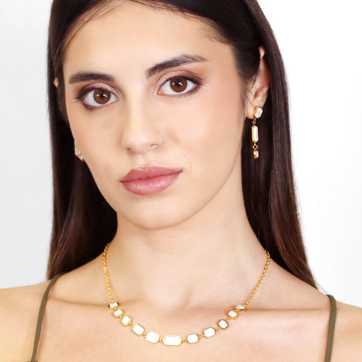 SUNFLOWERS GLEAM SS26 NECKLACE MODEL 5