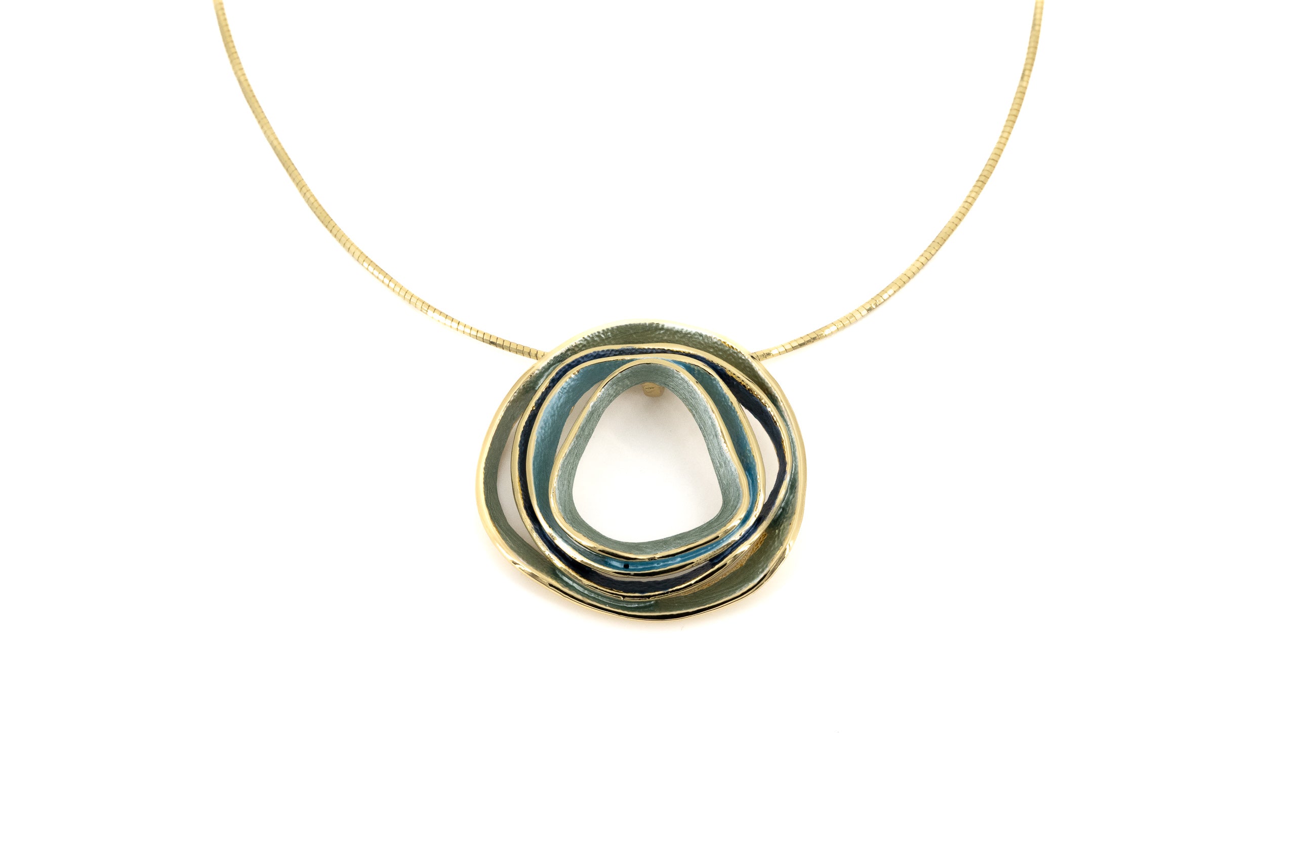 Collana filo semi rigido corto zama cerchi concentrici stilizzati