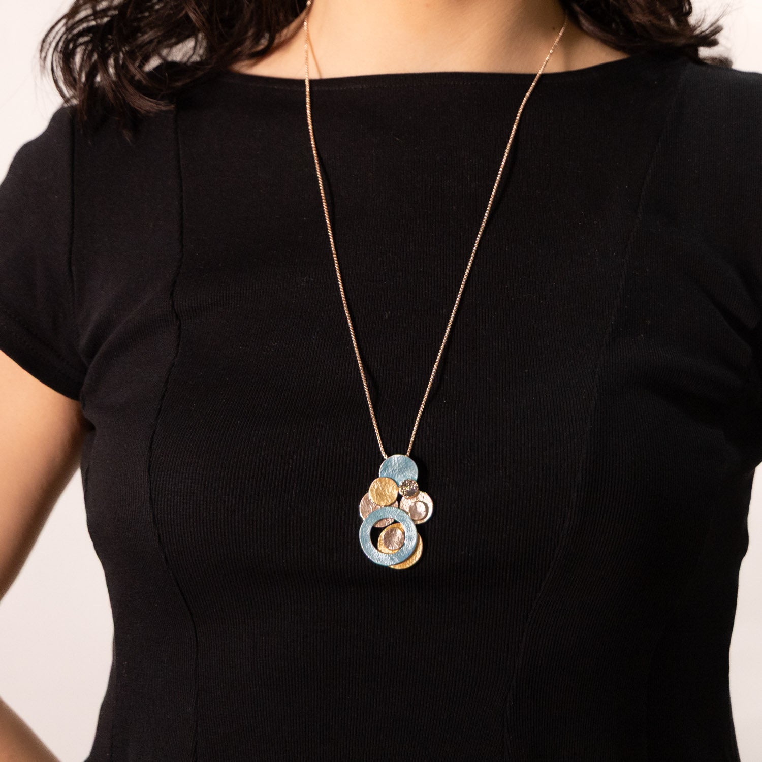 Collana catena lunga zama multi tondi con cerchio