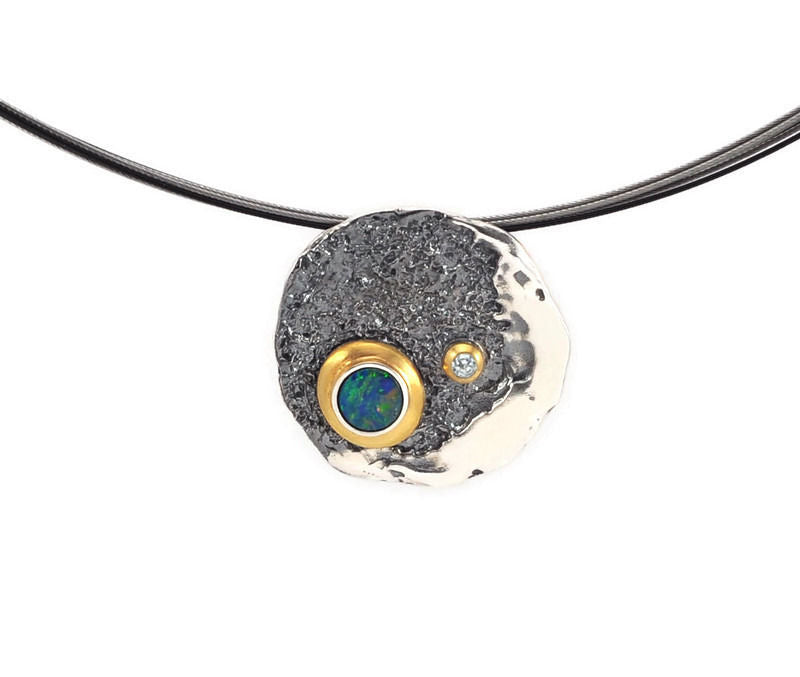 Anhänger Silber geschwärzt mit Opal Doublette und blauem Topas