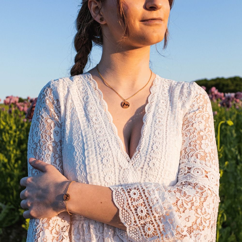 Berg Armband Skyla Gold  aus Edelstahl vergoldet und Nussholz