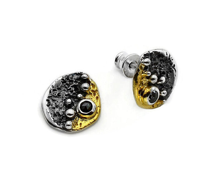 Ohrstecker Silber vergoldet und Silber geschwärzt mit einem schwarzen Diamanten