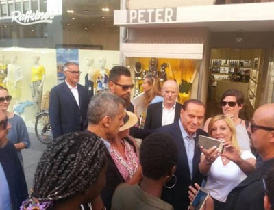 Silvio Berlusconi e la figlia Marina fanno visita a Peter Bijoux
