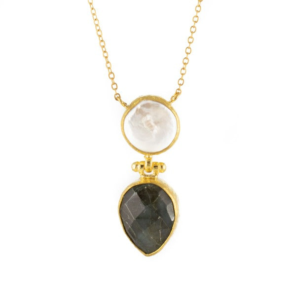 Kette aus Messing vergoldet, Labradorit + Barockperle