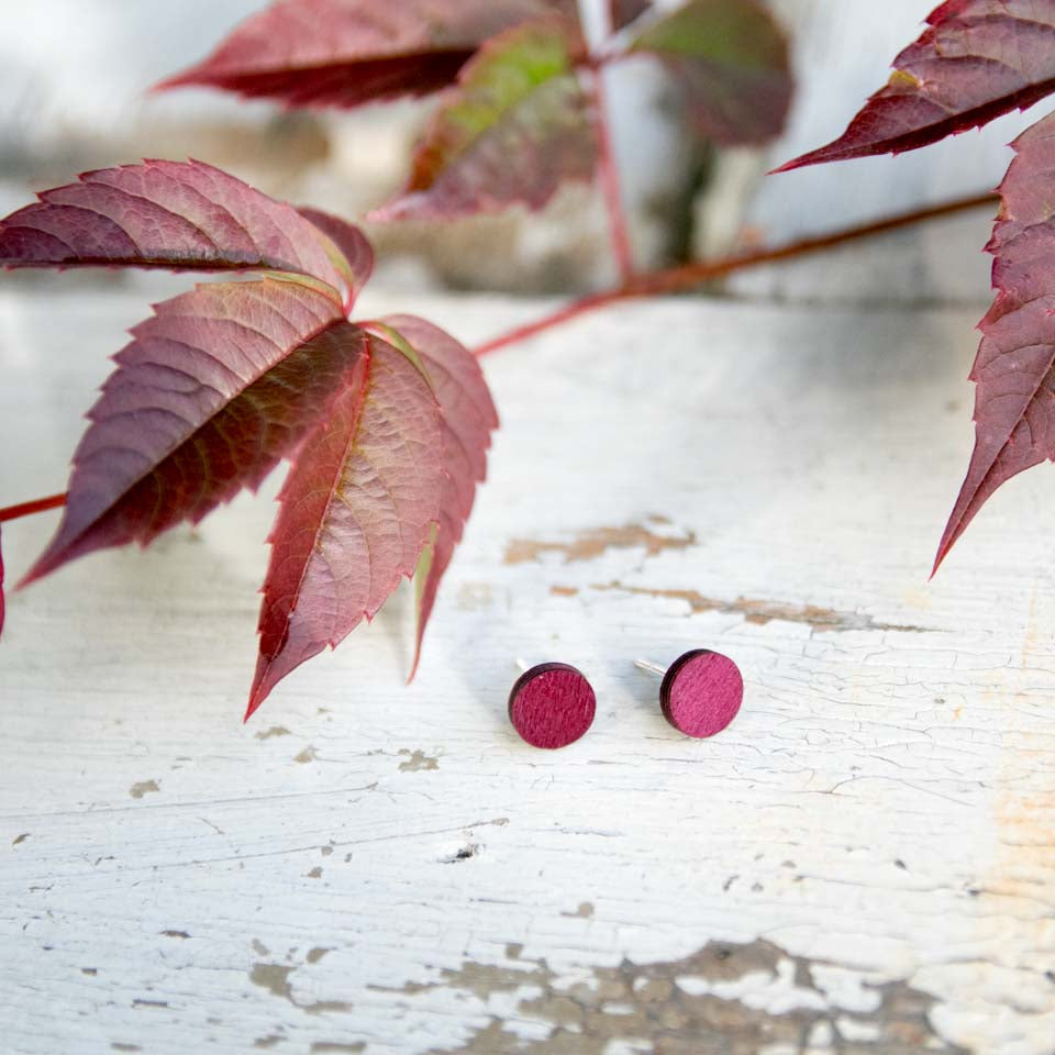 PILKE ROUND Ohrstecker Birke Burgundy Silber