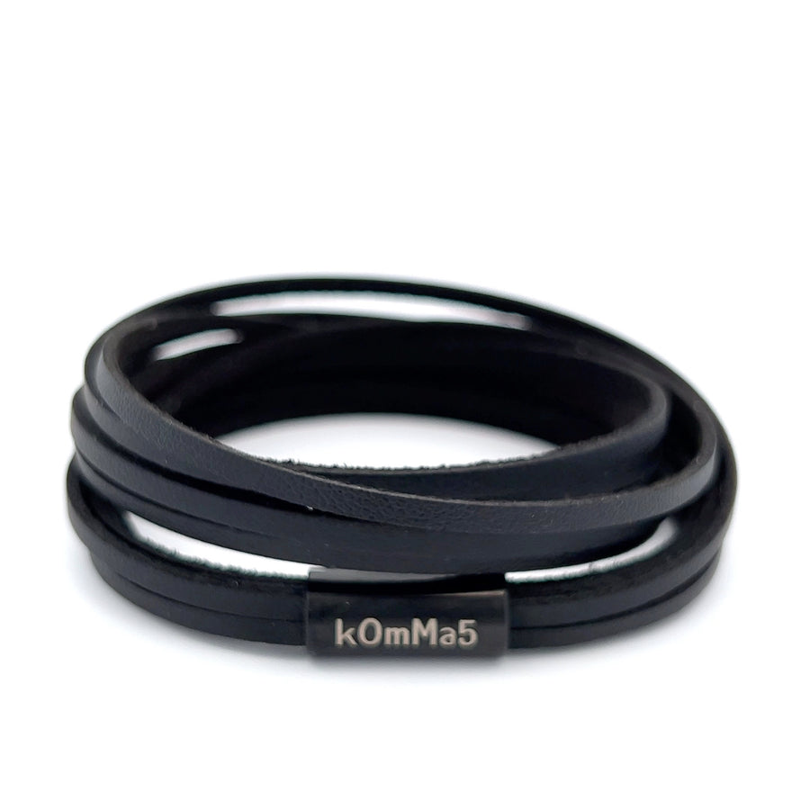 Schwarz  kOmMa5 doppelt gewickeltes Armband