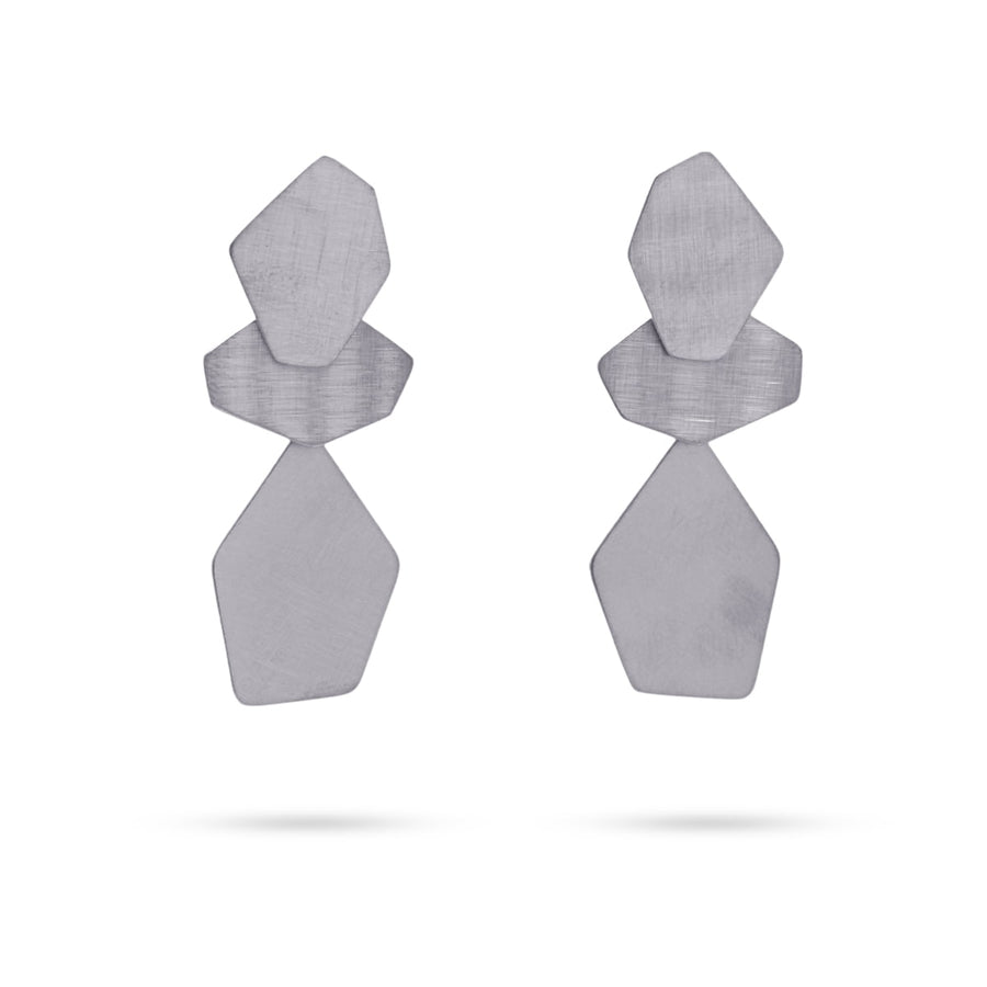 EARRING MADE WITH WEDGE-SHAPE PIECES BRUSHED EFFECT