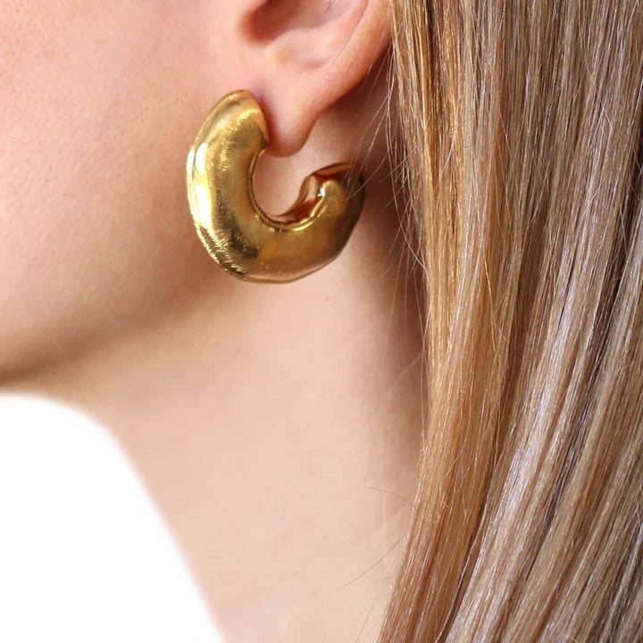 HOLLOW HOOP EARRING 23MM MODEL 6