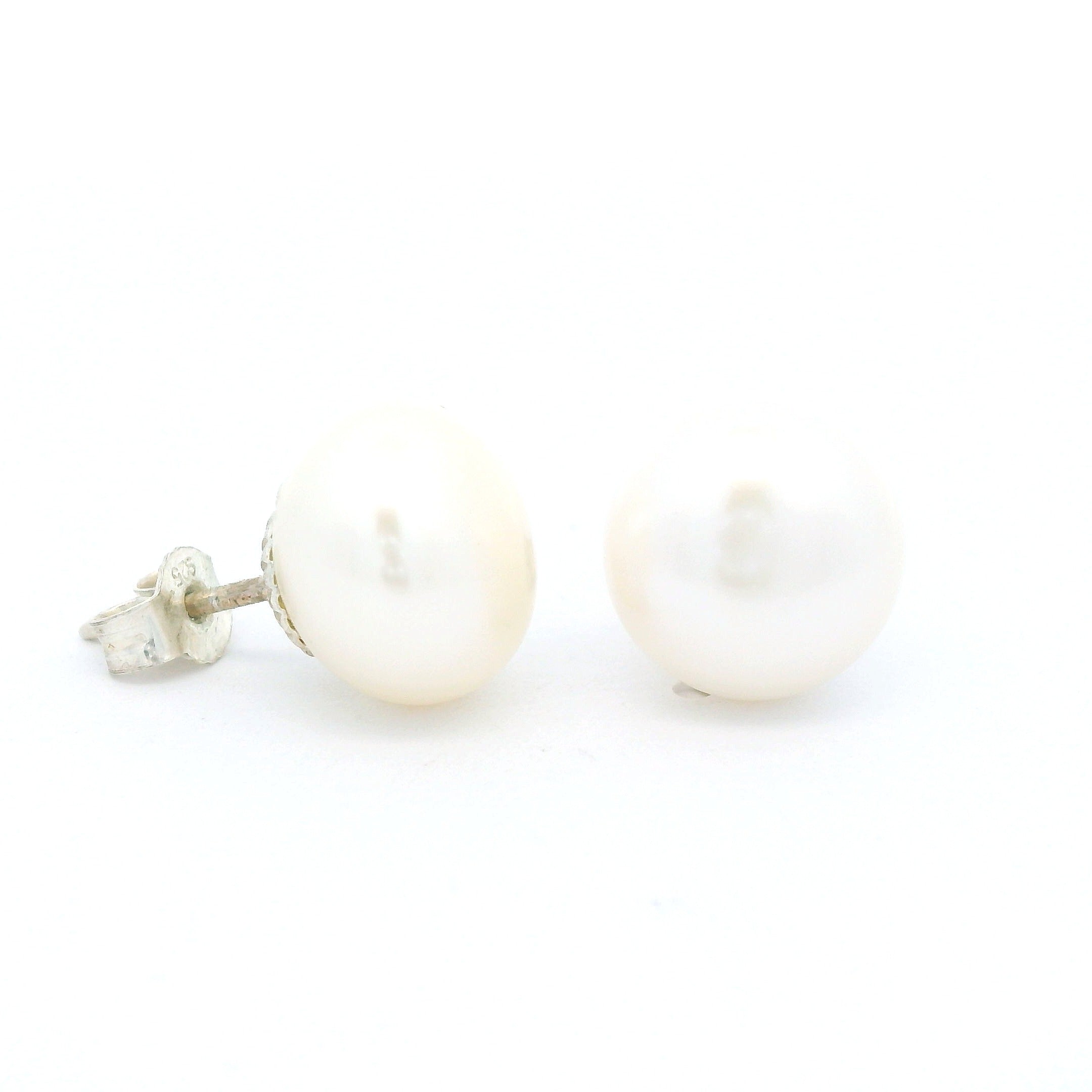 weisse Süsswasserperle Button und Silber Stecker, 11 mm - AAAA Qualität