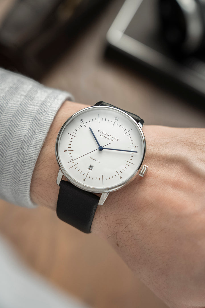 Naos XL weiss silber / Premium schwarz - 42 mm Quarz