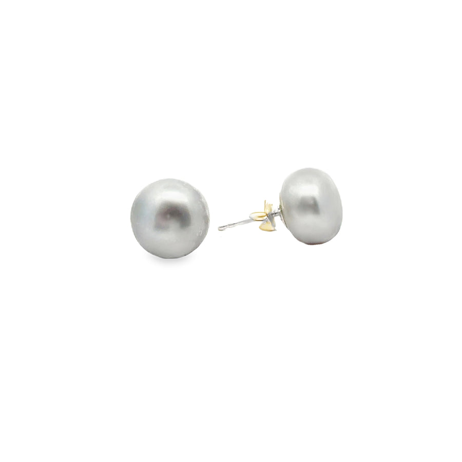 graue Süsswasserperle Button und Silber Stecker, 11 bis 12 mm - AAAA Qualität