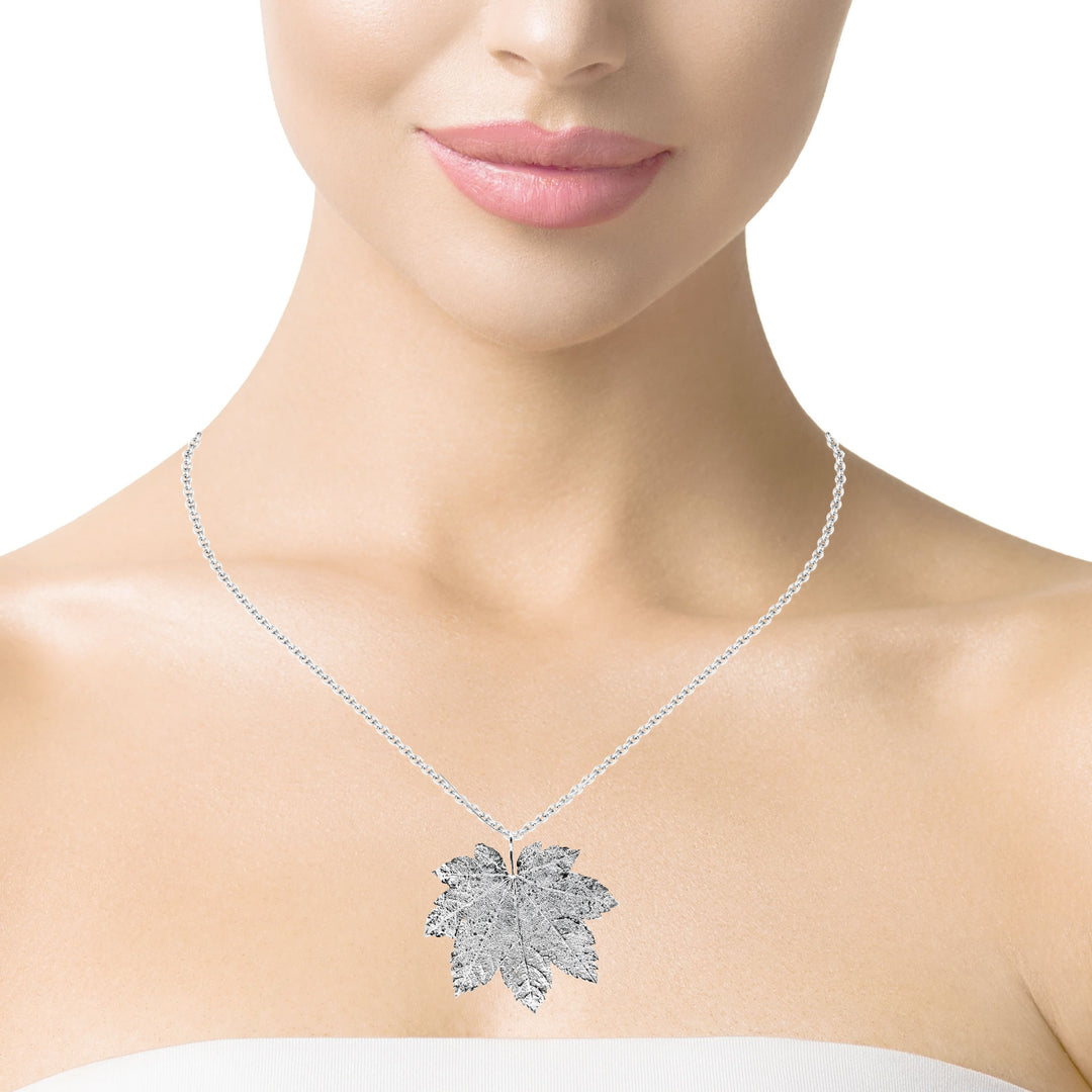 Full Moon Ahorn Anhänger, Echtblatt, mit Kette rhodiniert