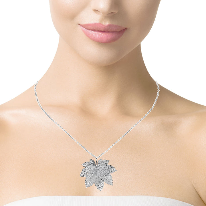 Full Moon Ahorn Anhänger, Echtblatt, mit Kette rhodiniert