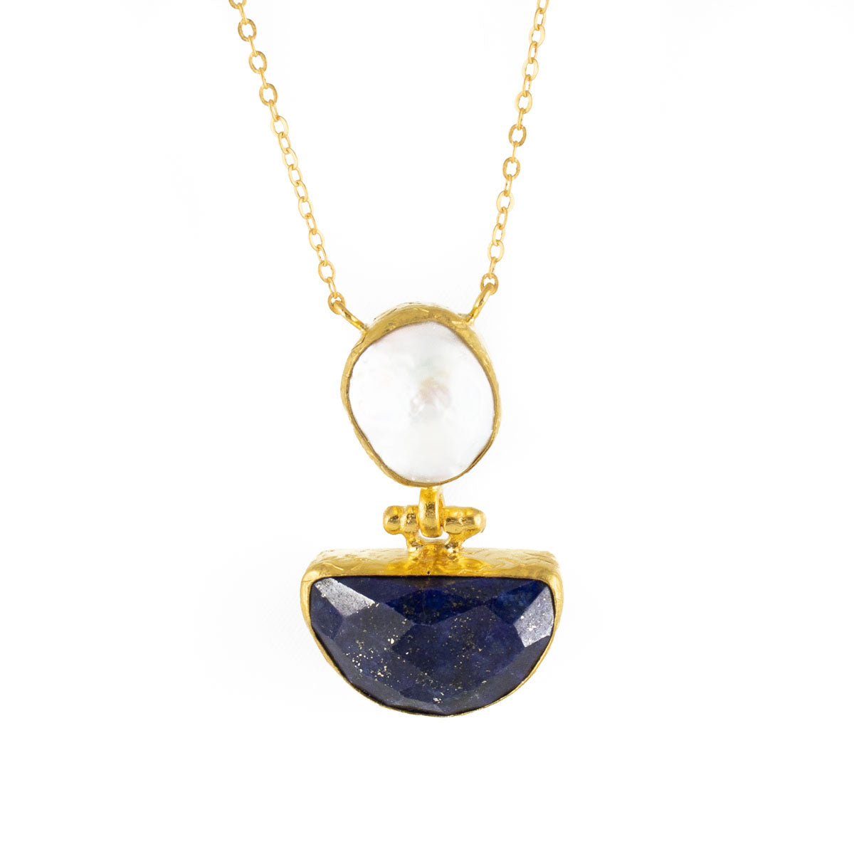 Kette aus Messing vergoldet, Lapislazuli + Barockperle