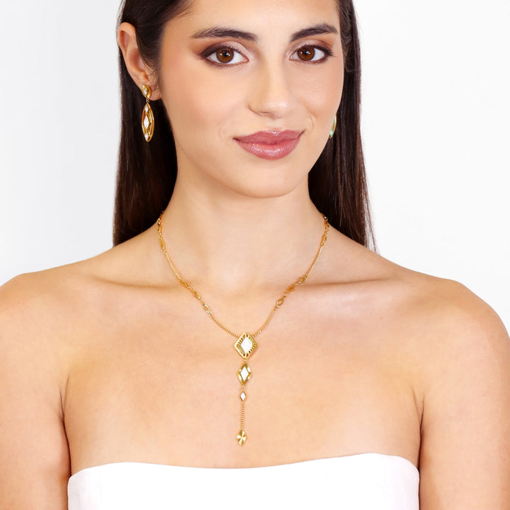 POR DEFINIR SUNFLOWERS SS26 NECKLACE MODEL