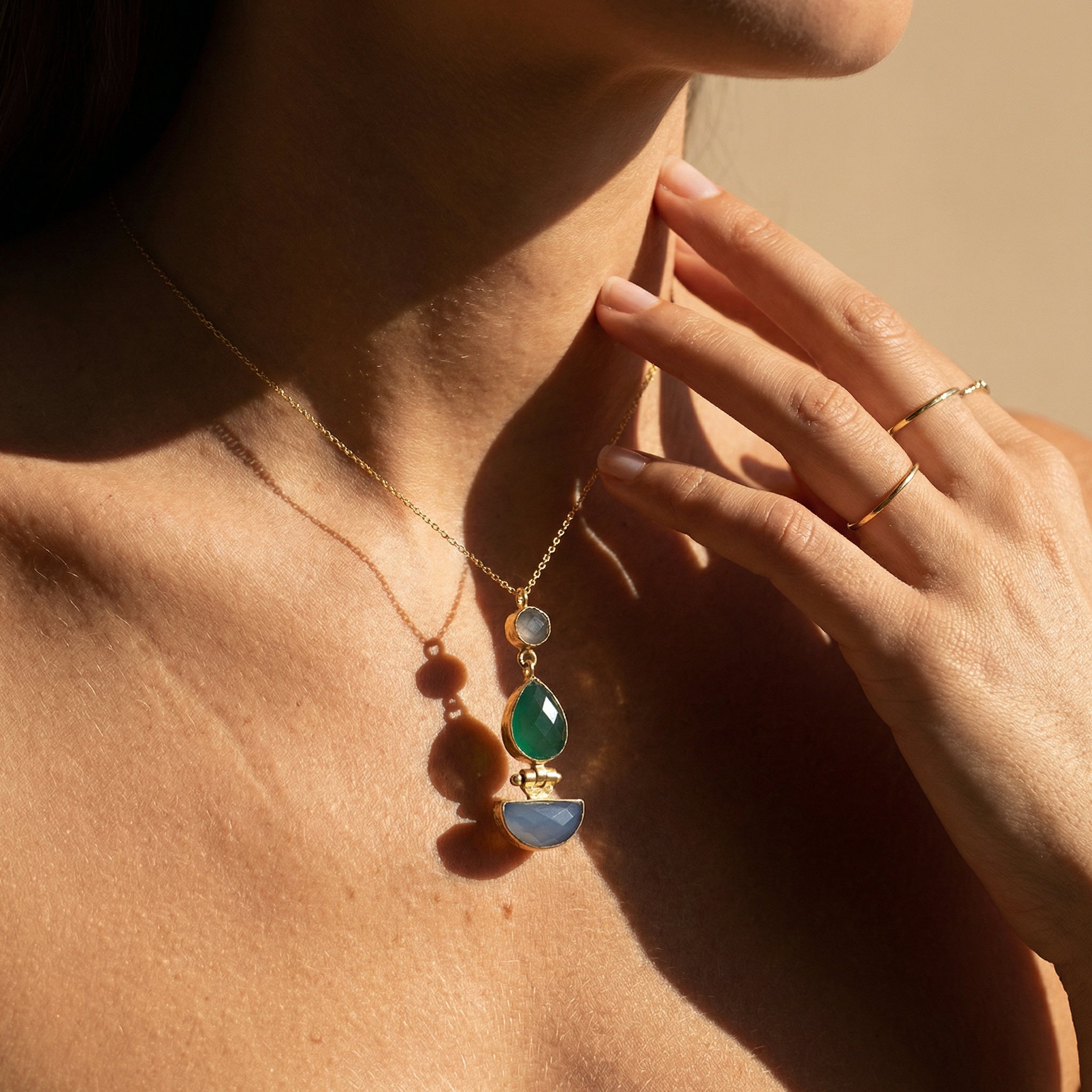 Kette Messing vergoldet Onyx blau/grün Labradorit