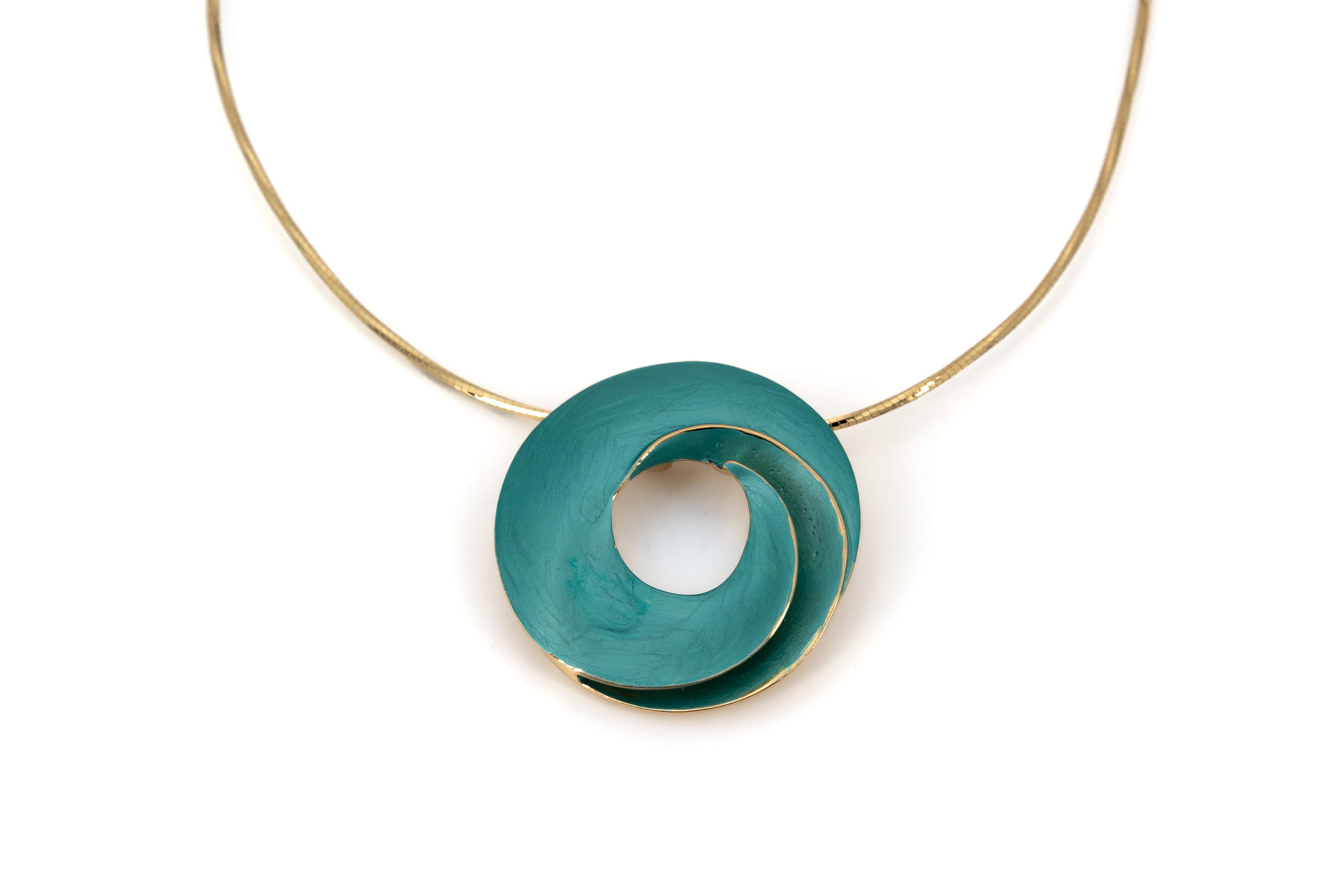 Collana filo semi rigido corto zama chiocciola