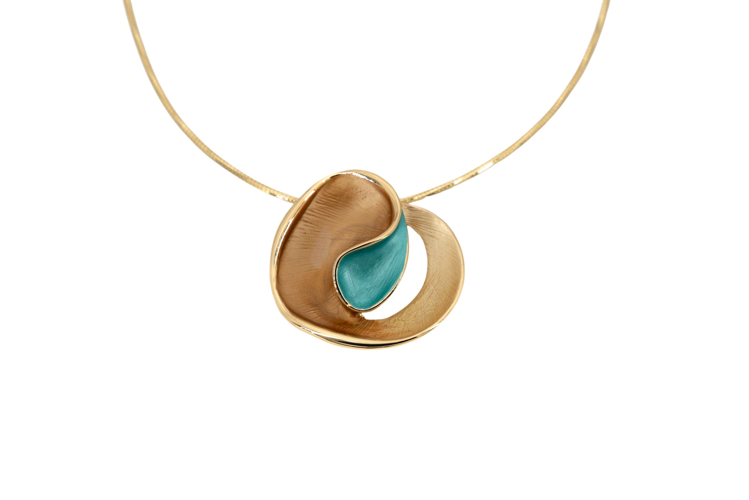 Collana filo semi rigido corto zama chiocciola stilizzata