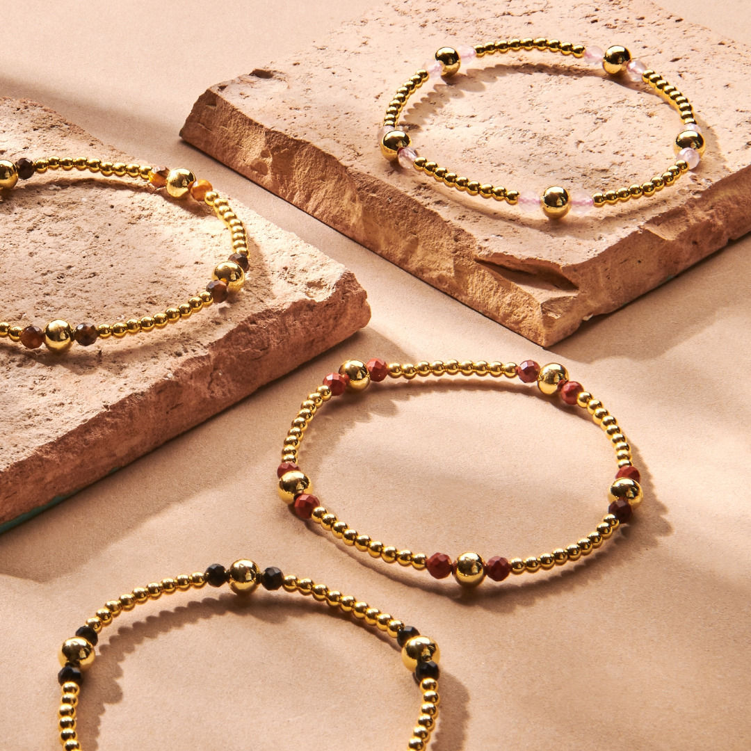 Armband vergoldet mit Natursteinen, elastisch