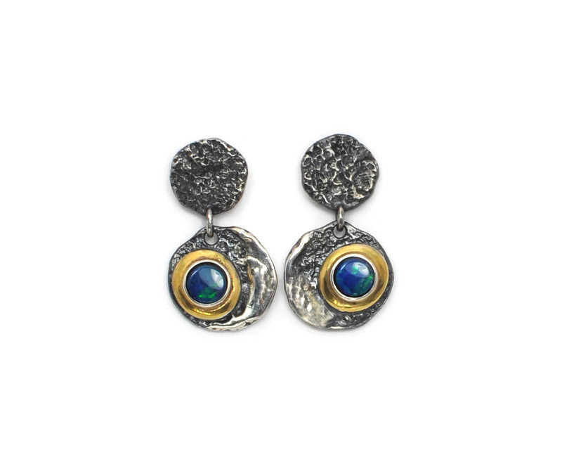 Orecchini a bottone in argento annerito e doublette opale